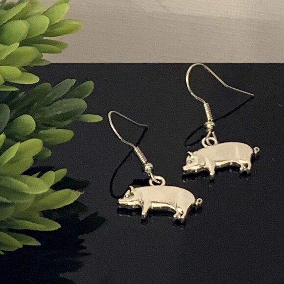 Pig Earring, Piggy, Silly Animal Earring, Hog Earring, Pig Jewelry, Pig Charm - Picture 7 of 7